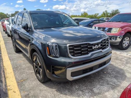 2023 Kia Telluride S