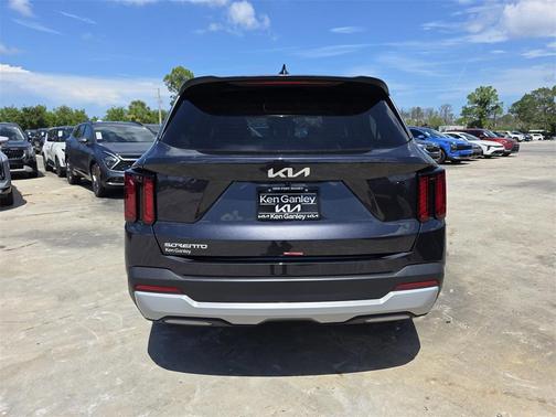 2025 Kia Sorento LX