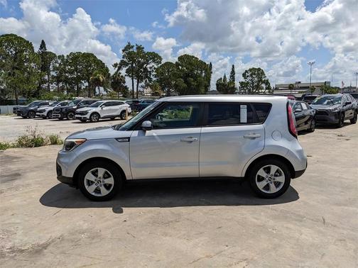 2017 Kia Soul Base