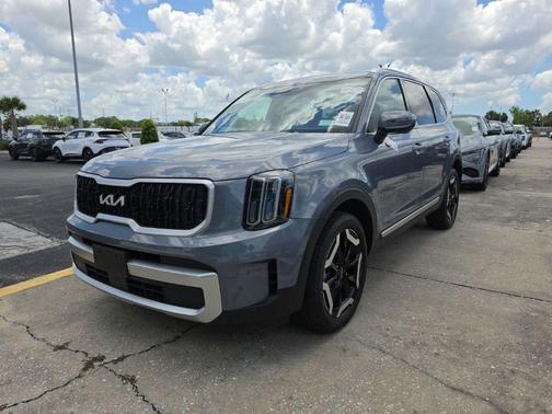 Everlasting Silver 2023 Kia Telluride EX
