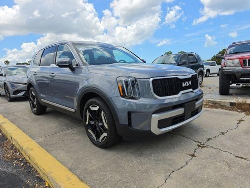 Everlasting Silver 2023 Kia Telluride EX
