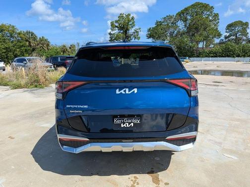 Sapphire Blue 2023 Kia Sportage SX