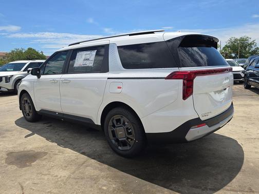 Snow White Pearl 2026 Kia Carnival Hybrid EX
