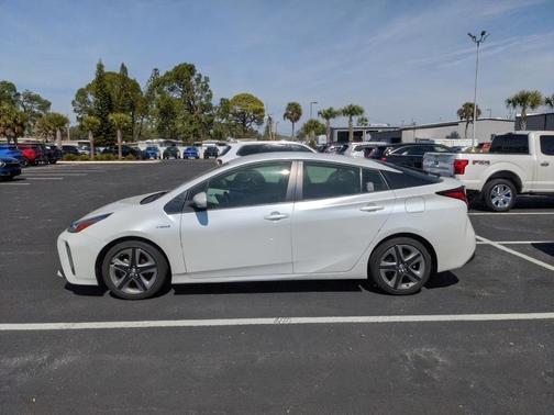 2022 Toyota Prius L