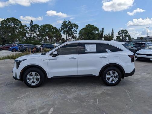 2024 Kia Sorento LX
