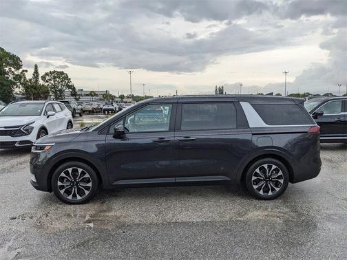 2024 Kia Carnival EX