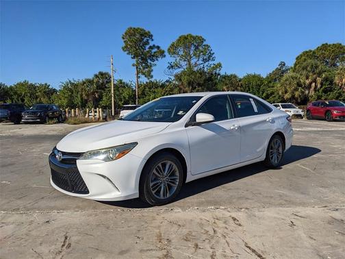 2016 Toyota Camry SE