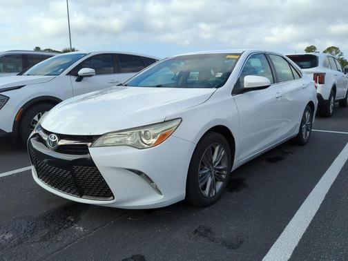 2016 Toyota Camry SE