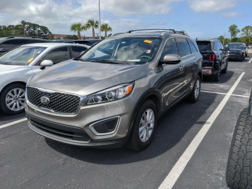 2017 Kia Sorento LX