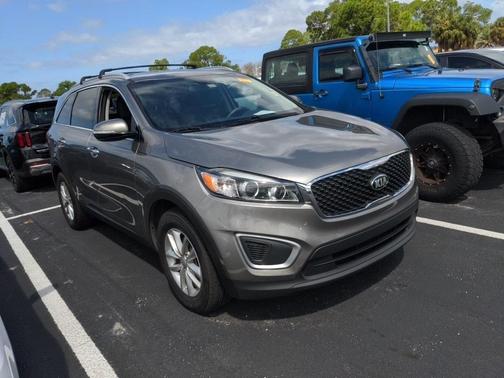 2017 Kia Sorento LX