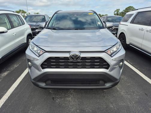 2020 Toyota RAV4 XLE