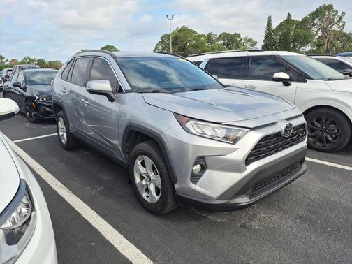 2020 Toyota RAV4 XLE