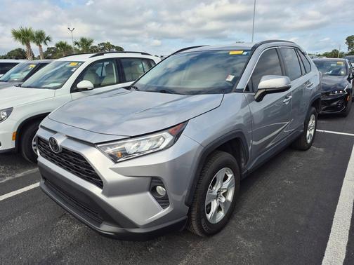 2020 Toyota RAV4 XLE
