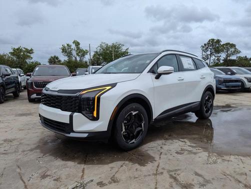 Snow White Pearl 2026 Kia Sportage Hybrid EX