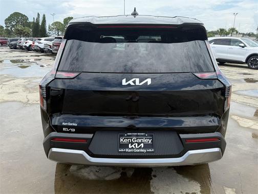 2026 Kia EV9 Light Short Range