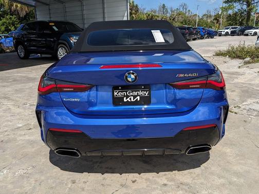 Portimao Blue Metallic 2022 BMW M440 i