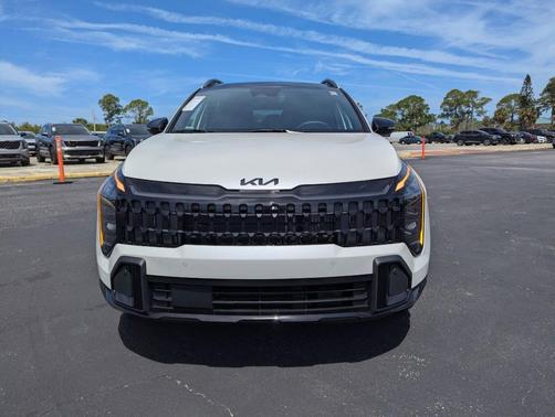 Snow White Pearl 2026 Kia Sportage Hybrid X-Line
