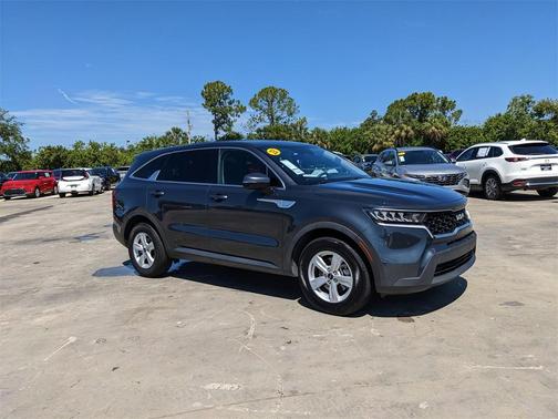 2023 Kia Sorento LX