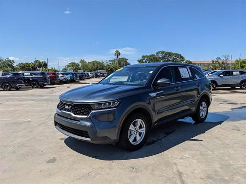 2023 Kia Sorento LX