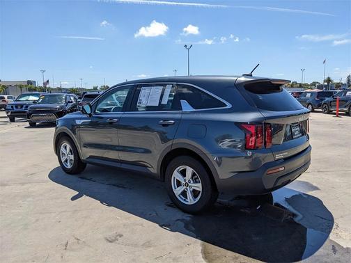 2023 Kia Sorento LX