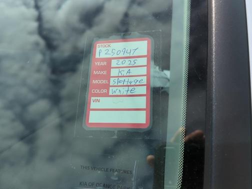 2025 Kia Sportage EX