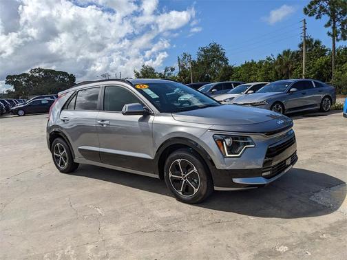 2025 Kia Niro SX