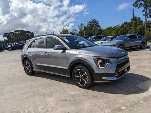 2025 Kia Niro SX