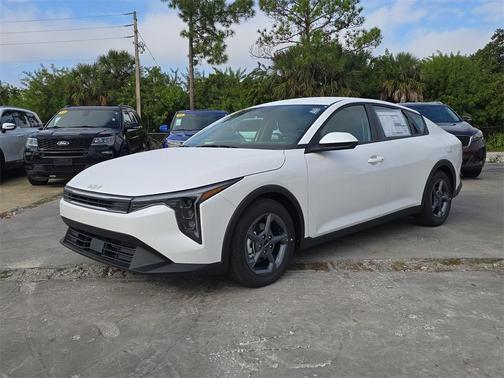 2025 Kia K4 LXS