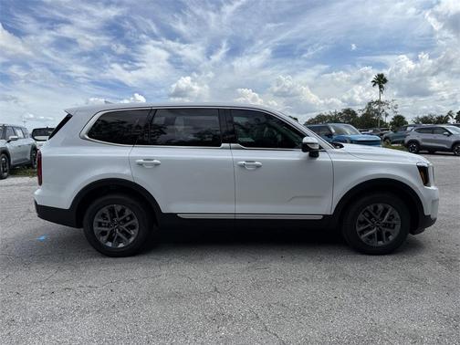 2025 Kia Telluride LX