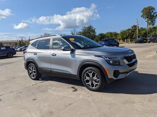 2023 Kia Seltos EX