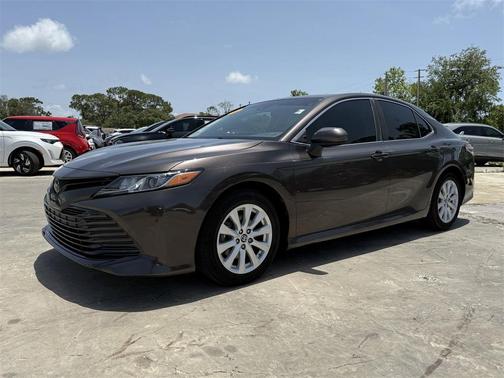 2018 Toyota Camry LE