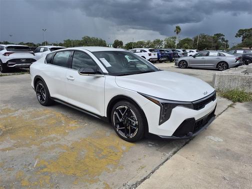 2025 Kia K4 GT-Line