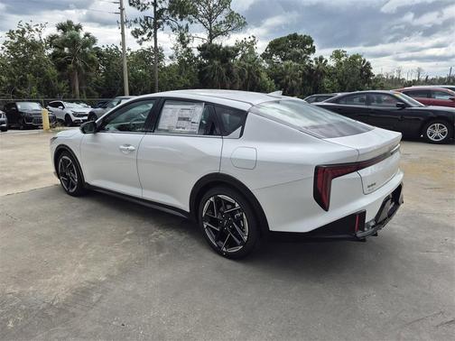 2025 Kia K4 GT-Line