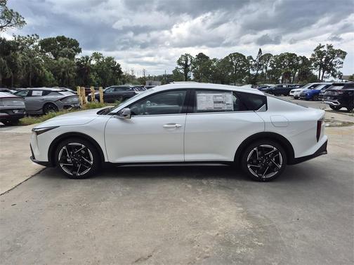 2025 Kia K4 GT-Line
