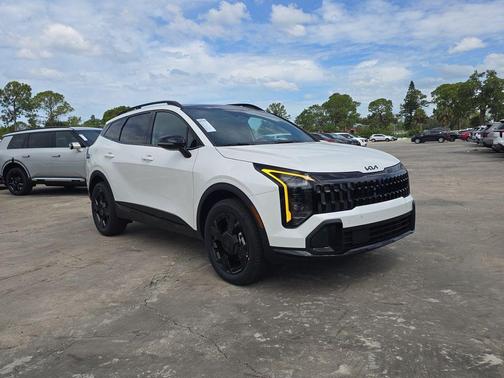 Snow White Pearl 2026 Kia Sportage Hybrid X-Line