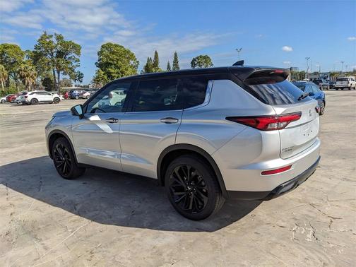 2023 Mitsubishi Outlander SEL Black Edition