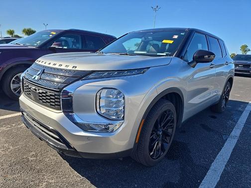 2023 Mitsubishi Outlander SEL Black Edition