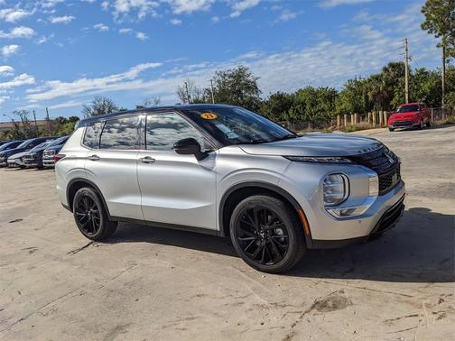 2023 Mitsubishi Outlander SEL Black Edition