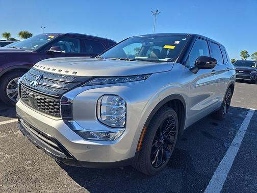 2023 Mitsubishi Outlander SEL Black Edition