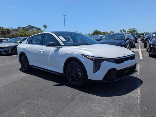 2025 Kia K4 GT-Line Turbo