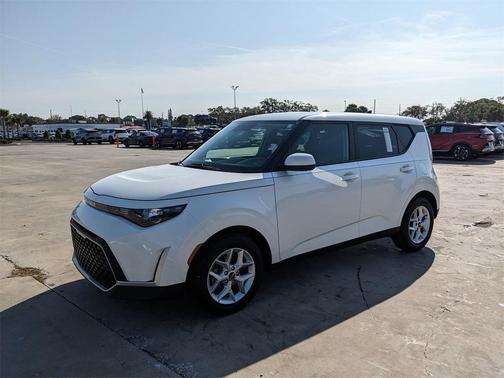 2023 Kia Soul LX