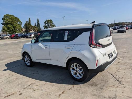 2023 Kia Soul LX