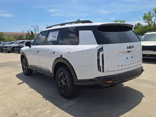 White 2027 Kia Telluride SX-Prestige