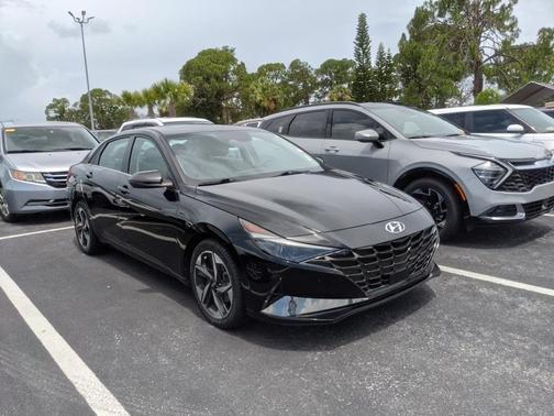 2022 Hyundai ELANTRA Limited