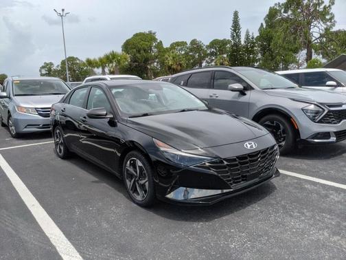 2022 Hyundai ELANTRA Limited