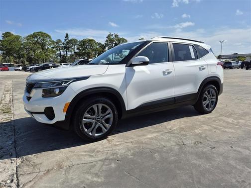 2023 Kia Seltos S