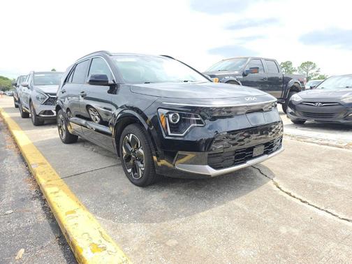 Aurora Black Pearl 2023 Kia Niro EV Wind