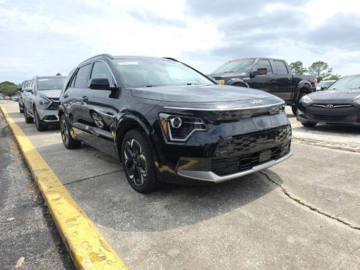 Aurora Black Pearl 2023 Kia Niro EV Wind