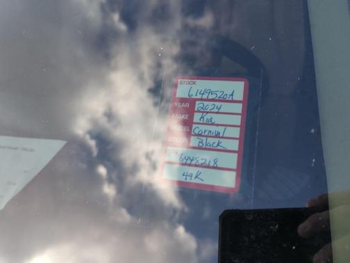 2024 Kia Carnival LX