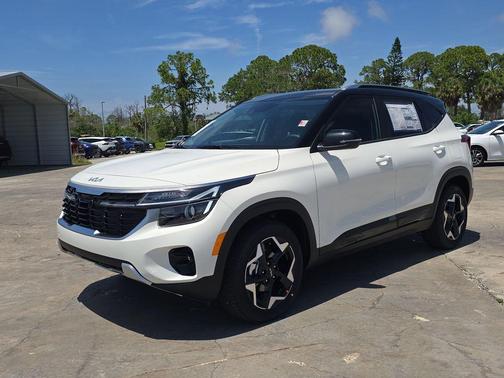 Clear White / Black Roof 2026 Kia Seltos S